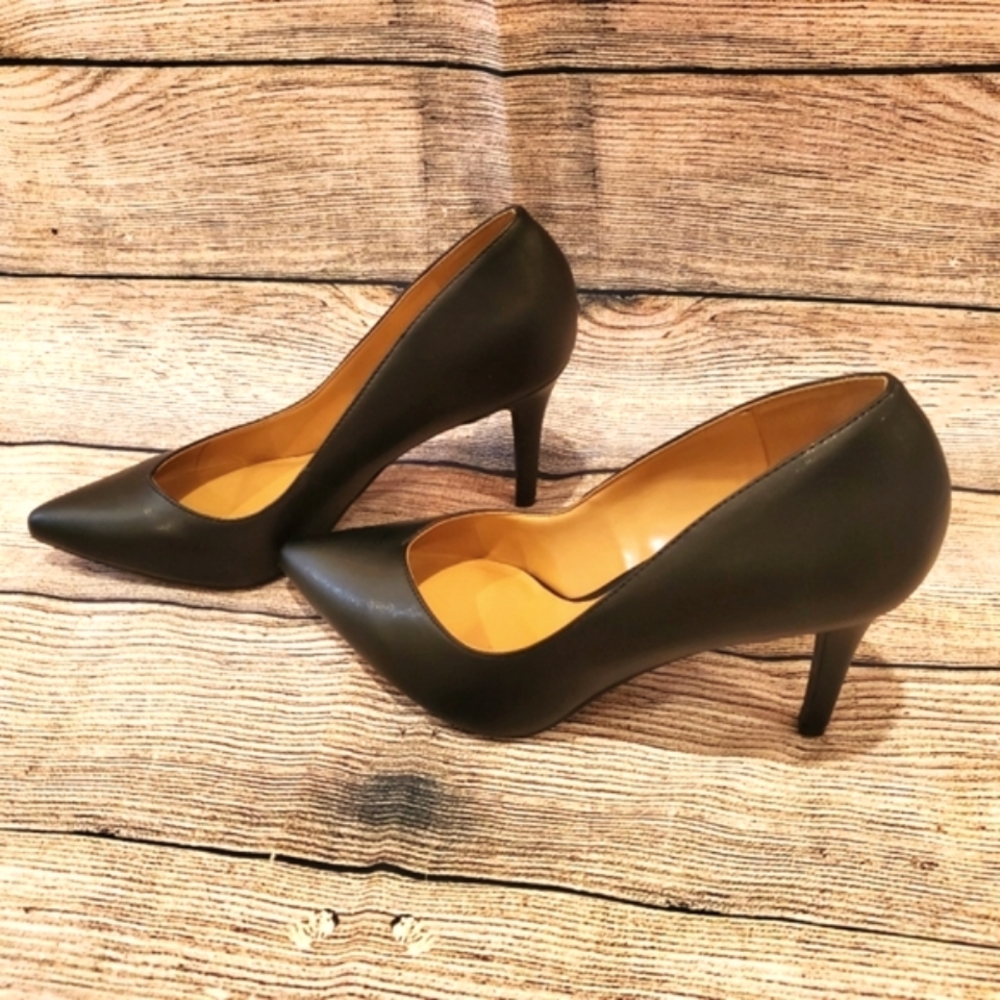 Jessica Simpson Black Heels